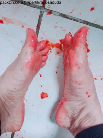 Imagem do pack Esmagando Morangos 🍓🦶