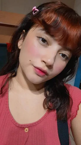 Me masturbando escondida na rede :P