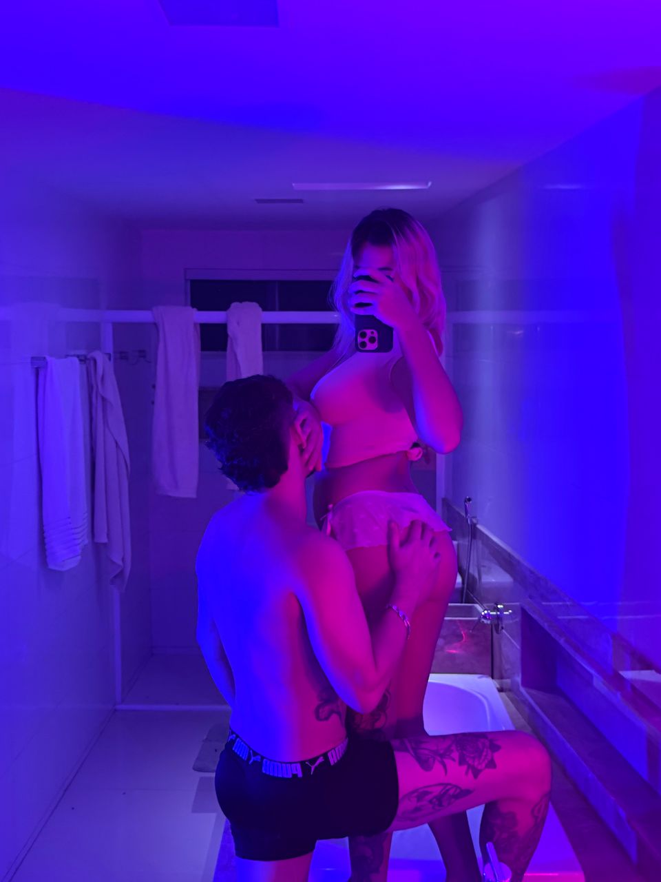 Fodendo na hidromassagem e no chuveiro
