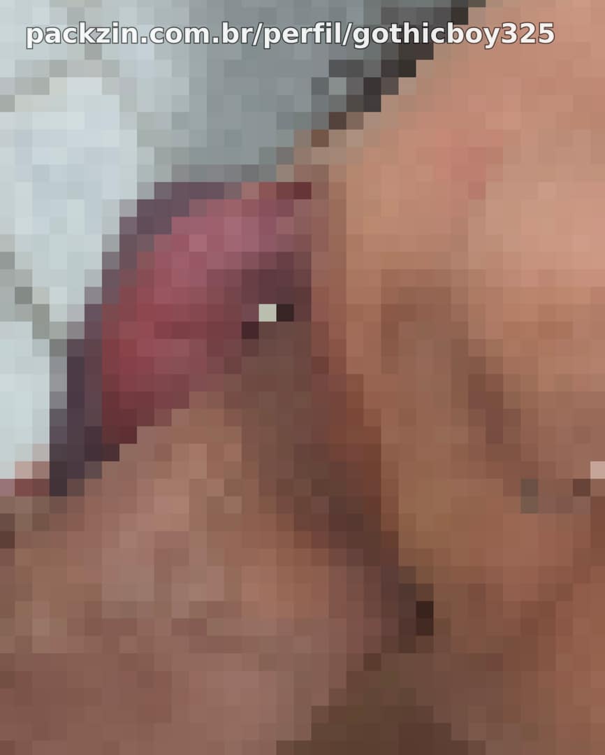 Uma mamada antes de dormir com direito a gozar na boquinha da sub