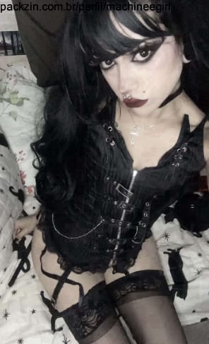 Dominatrix com cintaralho 🖤🕸️