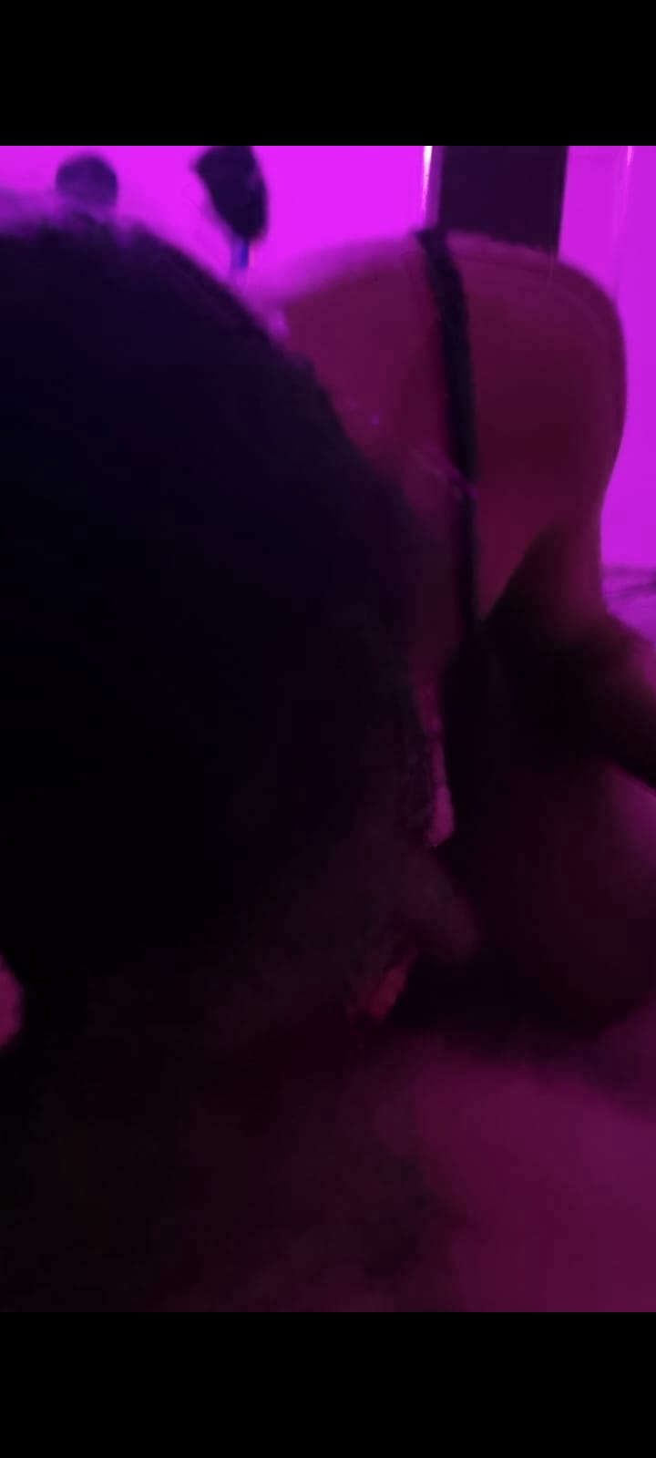 Novinha morena mamando gostoso