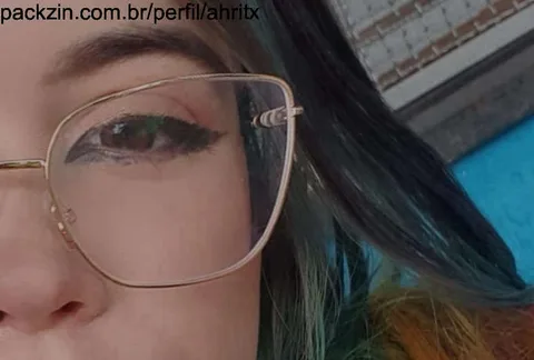 Imagem do pack Me masturbando com escova de cabelo