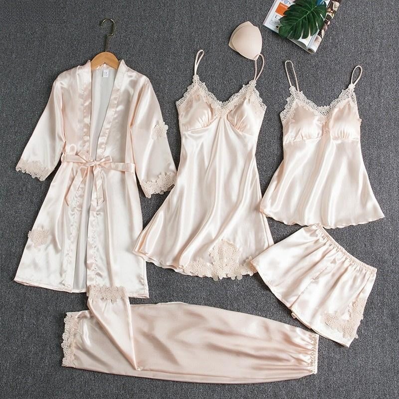 Imagem do pack Kit 5 peças de roupas para dormir! 🤍
