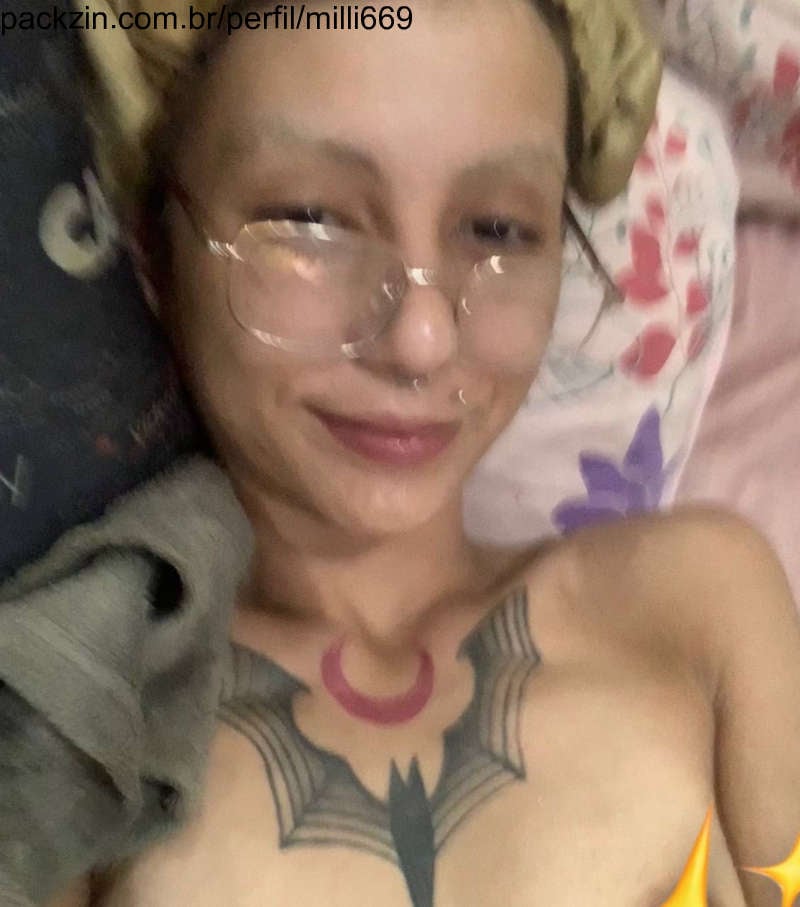 Imagem do pack Safadinha gozando antes de dormia depois de f1
